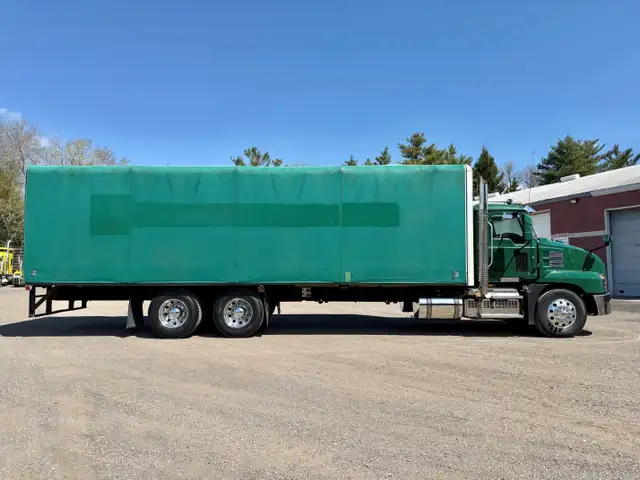 2020 MACK ANTHEM TANDEM WITH 30;FT ROLL BACK CURTAIN BODY in Heavy Trucks in Kitchener / Waterloo - Image 8