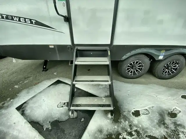 2025 EAST TO WEST Alta 3100KXT in Travel Trailers & Campers in Bedford - Image 12