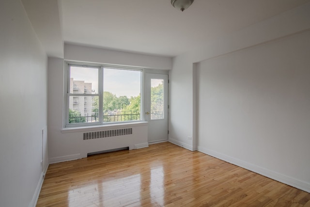 10 Rosemount Avenue — photo 1