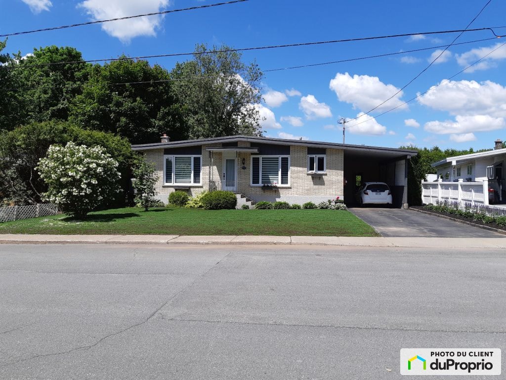 $465,000 - Bungalow for sale in Granby — photo 1