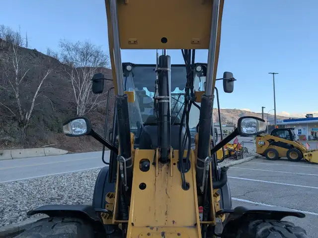 2020 CATERPILLAR 908M in Heavy Equipment in Edmonton - Image 16