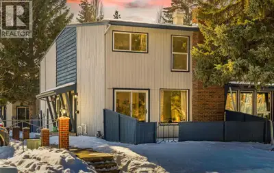 Welcome to Varsity Estate Village - a well-located CORNER TOWNHOME offering rare space and flexibili...