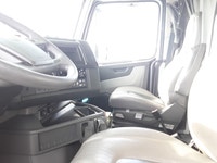 2018 Volvo VNL64TRACTOR 2018 VOLVO VNL64TRACTOR Tandem Axle Sleeper Tractor - Automatic transmission... (image 8)