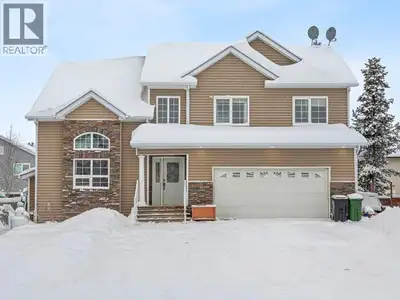 NEW PRICE! Welcome Home! To this exceptional Certified Green Executive home in the highly sought-aft...