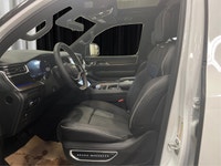 PREMIUM GROUP II, 22 SATIN-CARBON ALUMINUM WHEELS, PALERMO LEATHER-FACED BUCKET SEATS, FRONT PASSENG... (image 8)