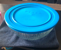 LARGE PYREX GLASS BOWL AND LID