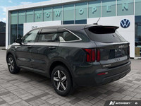 This Kia Sorento delivers a Regular Unleaded I-4 2.5 L/152 engine powering this Automatic transmissi... (image 2)