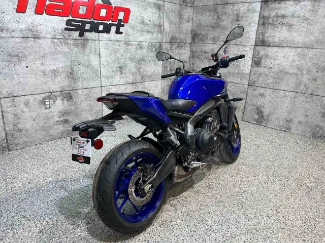 2025 YAMAHA MT-09 in Sport Touring in Laval / North Shore - Image 6