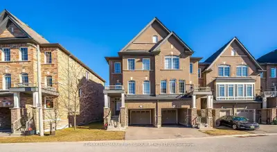 Price: $929,900 / $3,528/mo Stunning Freehold End Unit Townhome on a Premium Lot. This beautifully d...