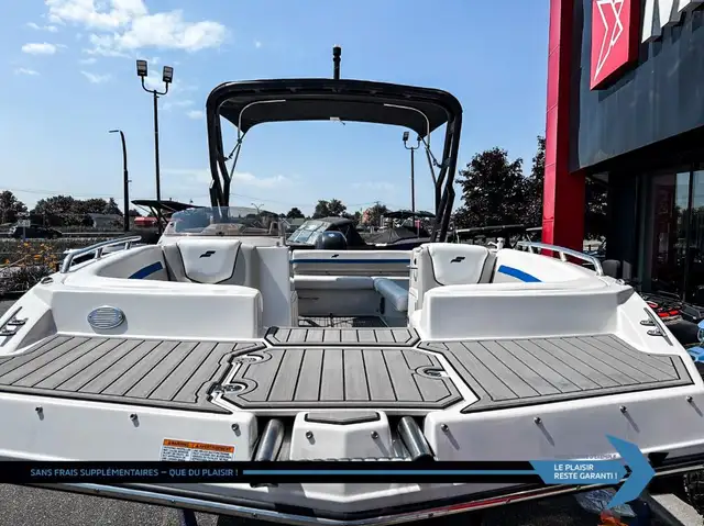 2023 STARCRAFT SVX 211 OB 140hp deck boat bateau Ponte in Powerboats & Motorboats in Laval / North Shore - Image 28