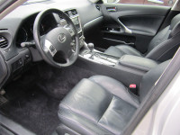 AUTOMATIC. FINISHED IN SILVER WITH BLACK LEATHER INTERIOR. ALLOY WHEELS, ALL WHEEL DRIVE, A/C, PREMI... (image 4)