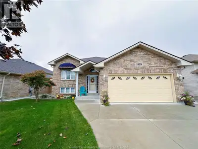 Upper unit with garage for lease. Located in the Aspen Lake, presenting a delightful Raised ranch-st...