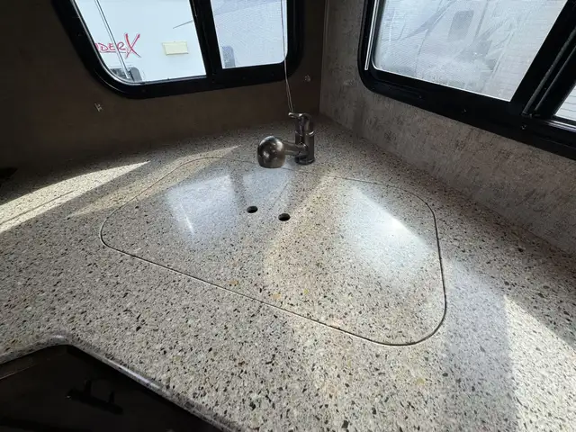 2019 ,Outdoors RV,Timber Ridge 24RKS in Travel Trailers & Campers in Kamloops - Image 11