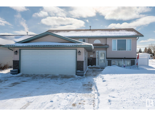 6019 54 AV Cold Lake, Alberta in Houses for Sale in Edmonton - Image 2