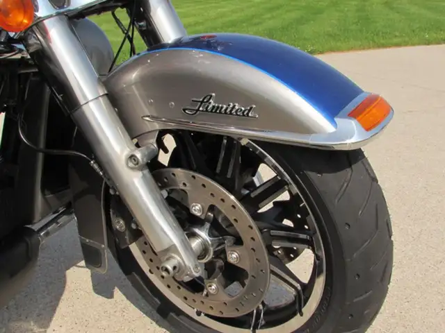 2017 Harley-Davidson FLHTK Electra Glide Ultra Limited Low New D in Sport Touring in Leamington - Image 8