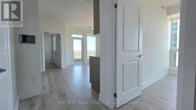 Stunning Brand New 2 Bed 2 Washroom Condo Never Lived In! Welcome to this beautifully upgraded, mode...