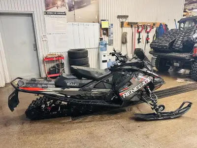 2018 Ski-Doo renegade xrs 850 ACCOMMODATION Offre exceptionnelle chez Loiselle Sports Gatineau. Magn...