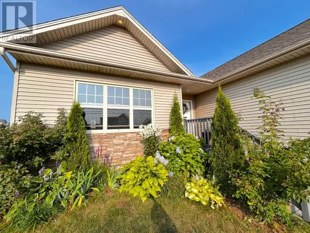 35 Harvest Dr. Stratford, Prince Edward Island in Houses for Sale in Charlottetown - Image 7