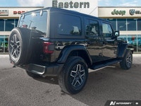 This Jeep Wrangler has a durable Regular Unleaded V-6 3.6 L/220 engine powering this Automatic trans... (image 4)