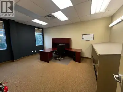 FIRST TWO MONTHS FREE*!! Turn-Key Office Space for Lease – Prime Vermilion LocationMove-in ready 455...