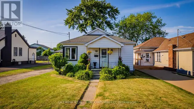 6129 KEITH STREET Niagara Falls (Church's Lane), Ontario in Houses for Sale in St. Catharines - Image 3