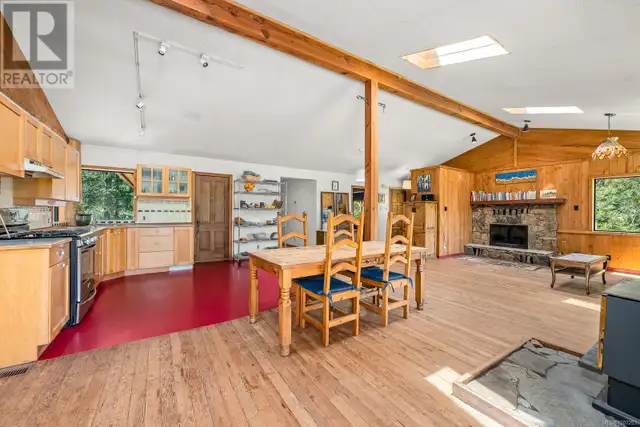 9900 Greenhill Rd Denman Island, British Columbia in Houses for Sale in Comox / Courtenay / Cumberland - Image 10