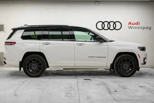 2023 Jeep Grand Cherokee L Summit | Sunroof | Night Vision in Cars & Trucks in Winnipeg - Image 5