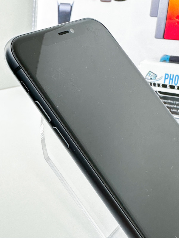 iPhone 11 – PHONES & BEYOND - 1 Month Store Warranty in Cell Phones in Kitchener / Waterloo