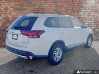 Come see this 2018 Mitsubishi Outlander ES before it's too late! * This Mitsubishi Outlander is a Ba... (image 4)