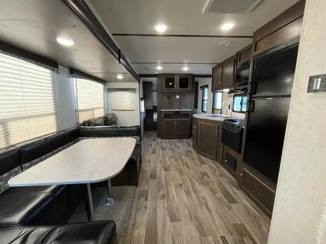 2019 Starcraft 31BHU in Travel Trailers & Campers in St. Albert - Image 11