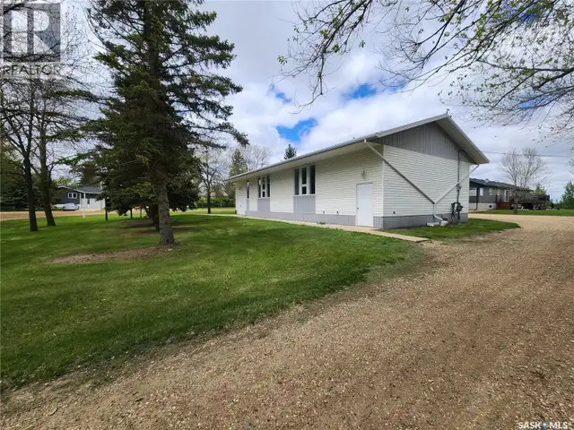402 Wheaton AVENUE Ogema, Saskatchewan in Commercial & Office Space for Sale in Regina - Image 23
