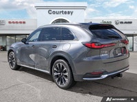 Clean Carfax! Save big on fuel with this Plug-in Hybrid! Courtesy Chrysler does it again, with the b... (image 3)