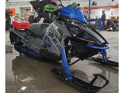 2020 Arctic Cat RIOT X 8000 QS3 ES.R AVEC RABAIS = 44.43$/semaine (84 mois @ 8.99% + tx) 48.13$/sema...