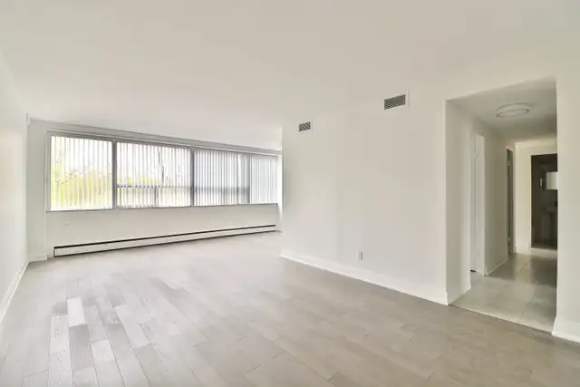 2 Bedroom 1.5 Bath in Long Term Rentals in City of Toronto - Image 2