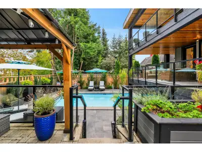 Stunning White Rock view property offering 5503 sq ft, 7 bdrms, 8 bthrms, den~ room for everyone! Cu...