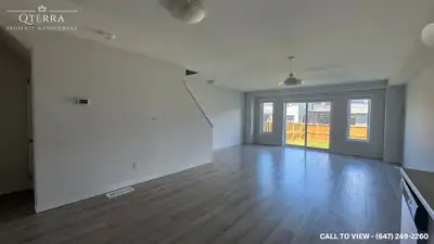 GORGEOUS 3-BEDROOM STACKED TOWNHOUSE WITH MODERN FEATURES