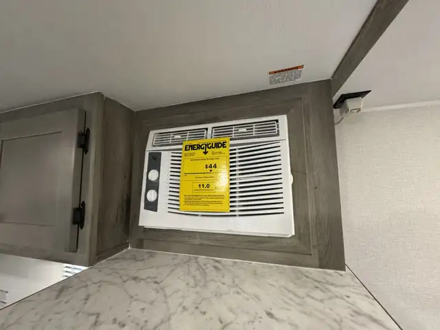 2027 ,Sun Lite,Sunset Park RV 15MB in Travel Trailers & Campers in Kamloops - Image 15