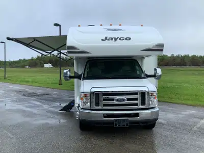 The 2020 Jayco Greyhawk 29MV is a well-appointed Class C motorhome built on the reliable Ford E-450...