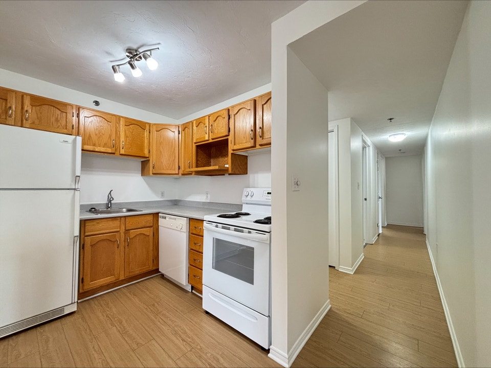 2 Bed Unit Available Jones Lake Area! 3