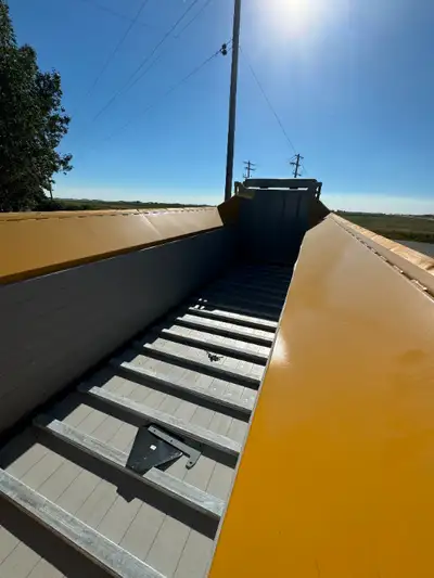 2024 Nitro 950 Manure Spreader (25 Ton/1,028 cu. ft. Heaped / 695 cu. ft. Struck) PTO-driven, requir...