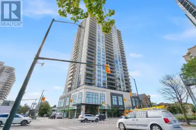 This stunning west-facing 2-bedroom plus den condo is located on the 21st floor of Tricar's prestigi...