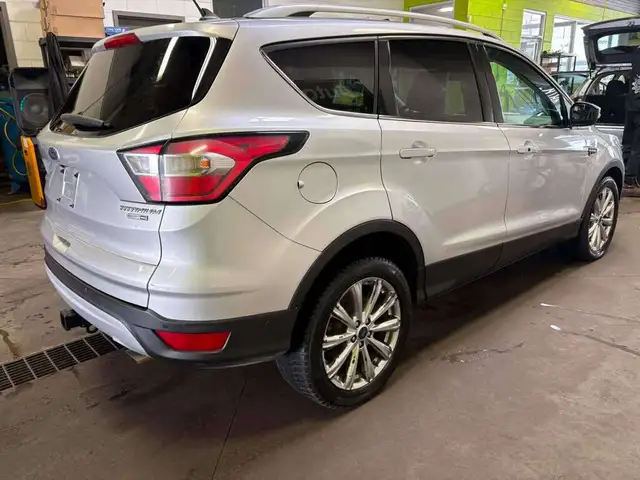 2018 Ford Escape Titanium547056894062766084