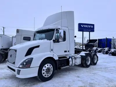 RENTAL-RETURN DAYCAB FOR SALE: MAINTAINED BY VOLVO DEALER SINCE BRAND NEW CLEAN UNIT READY TO WORK....