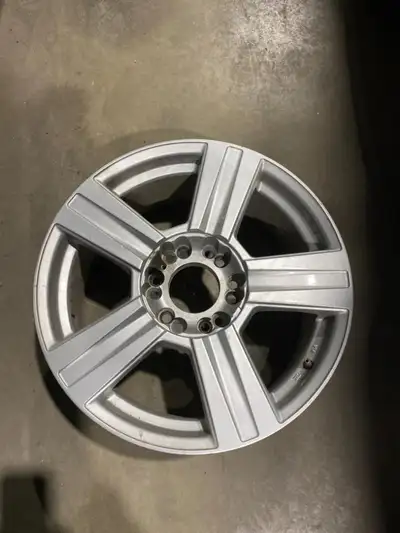 18 inch Aluminum Multi fit wheel for GM 1500 or Ford F-150 trucks complete with TPMS sensors and lug...