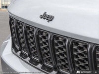 This Jeep Grand Cherokee boasts a Regular Unleaded V-6 3.6 L/220 engine powering this Automatic tran... (image 7)