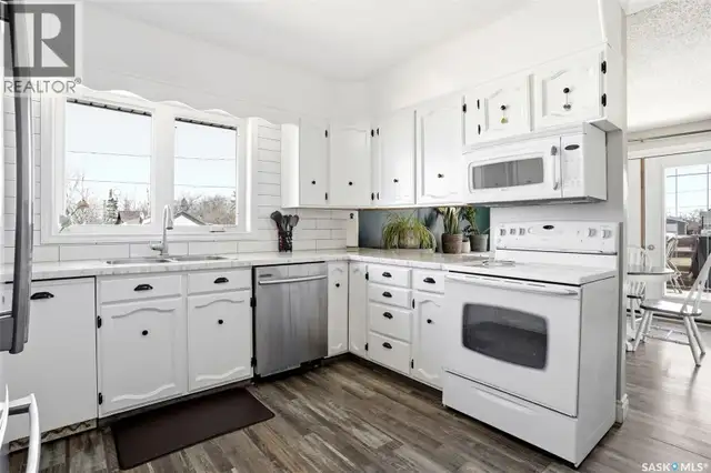 230 Prairie AVENUE Briercrest, Saskatchewan in Houses for Sale in Moose Jaw - Image 13