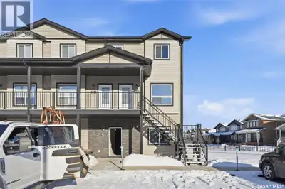 Newly renovated 3 bedroom townhouse in Hampton Village. This 3 bedroom, 2 bathroom corner unit condo...