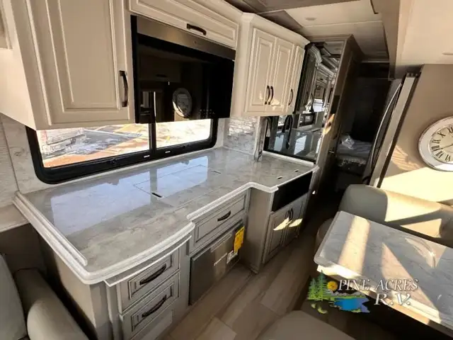 2025 Newmar Dutch Star 4369 Black Out Package in RVs & Motorhomes in Moncton - Image 97