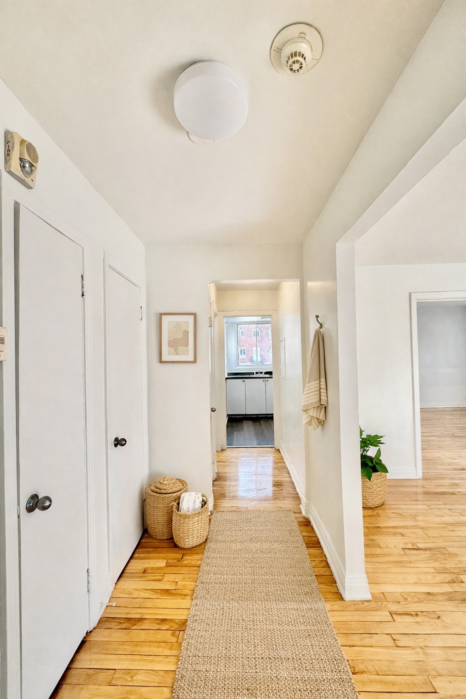 Grand 3 et demi - Ville St-Laurent - WiFi + Électros - Dispo 4