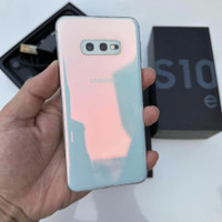 Samsung Galaxy S10E 128GB - Unlocked -  1 year Warranty